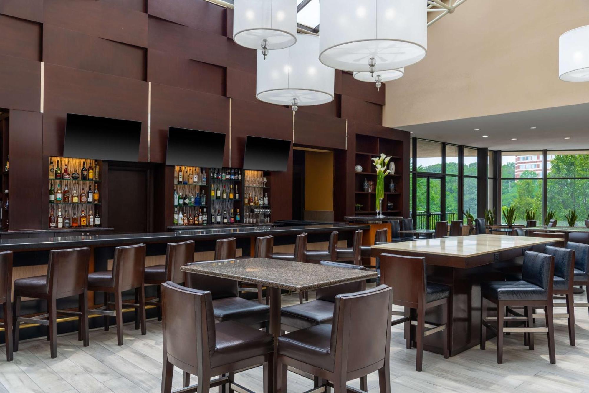 Hilton Alexandria Mark Center Экстерьер фото
