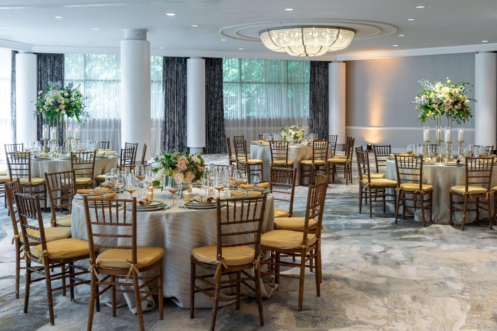 Hilton Alexandria Mark Center Экстерьер фото