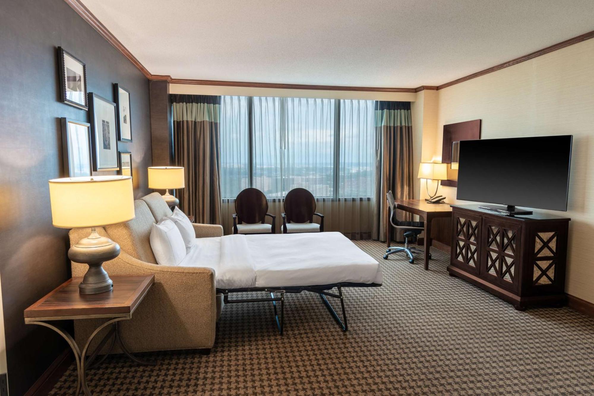 Hilton Alexandria Mark Center Экстерьер фото