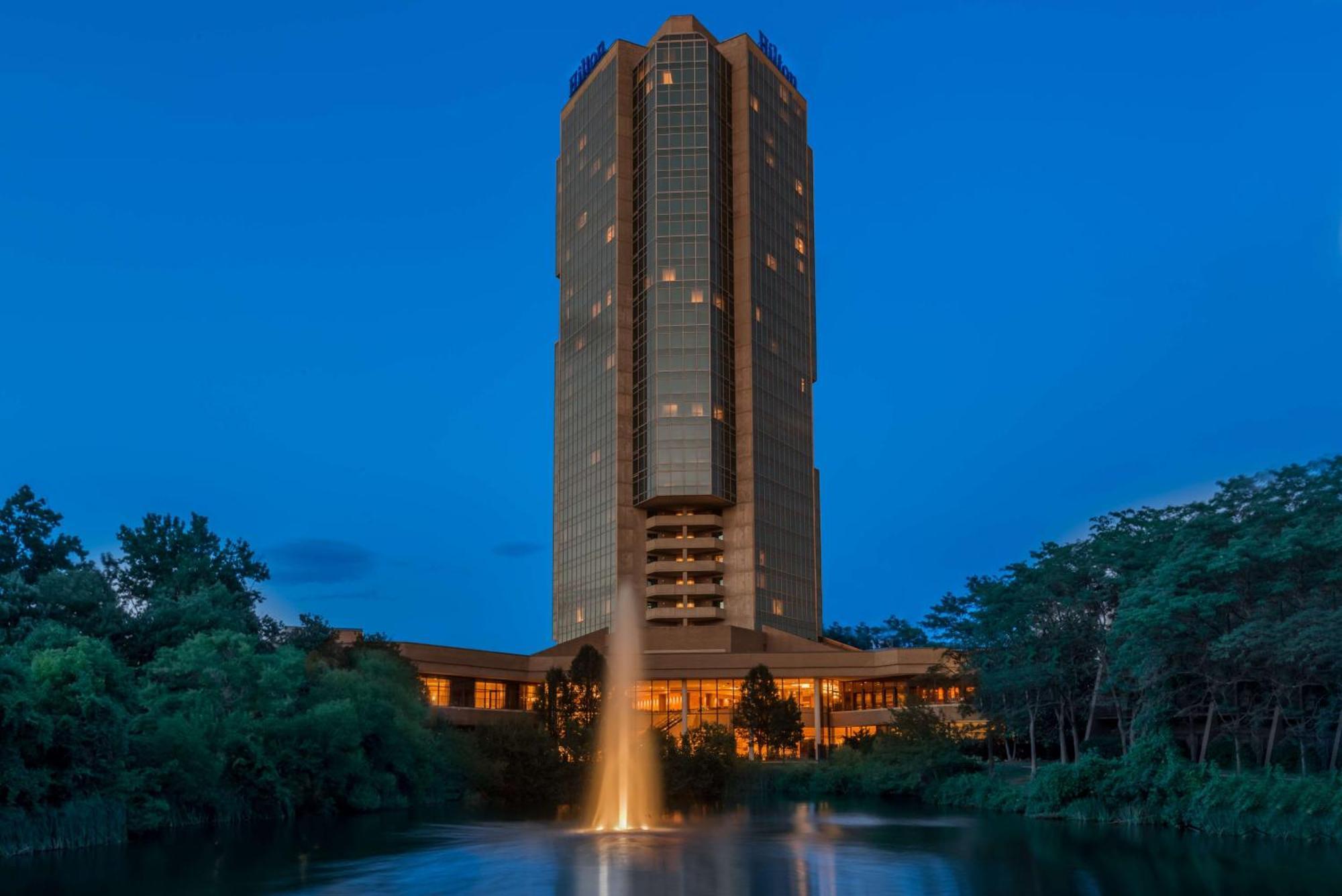 Hilton Alexandria Mark Center Экстерьер фото