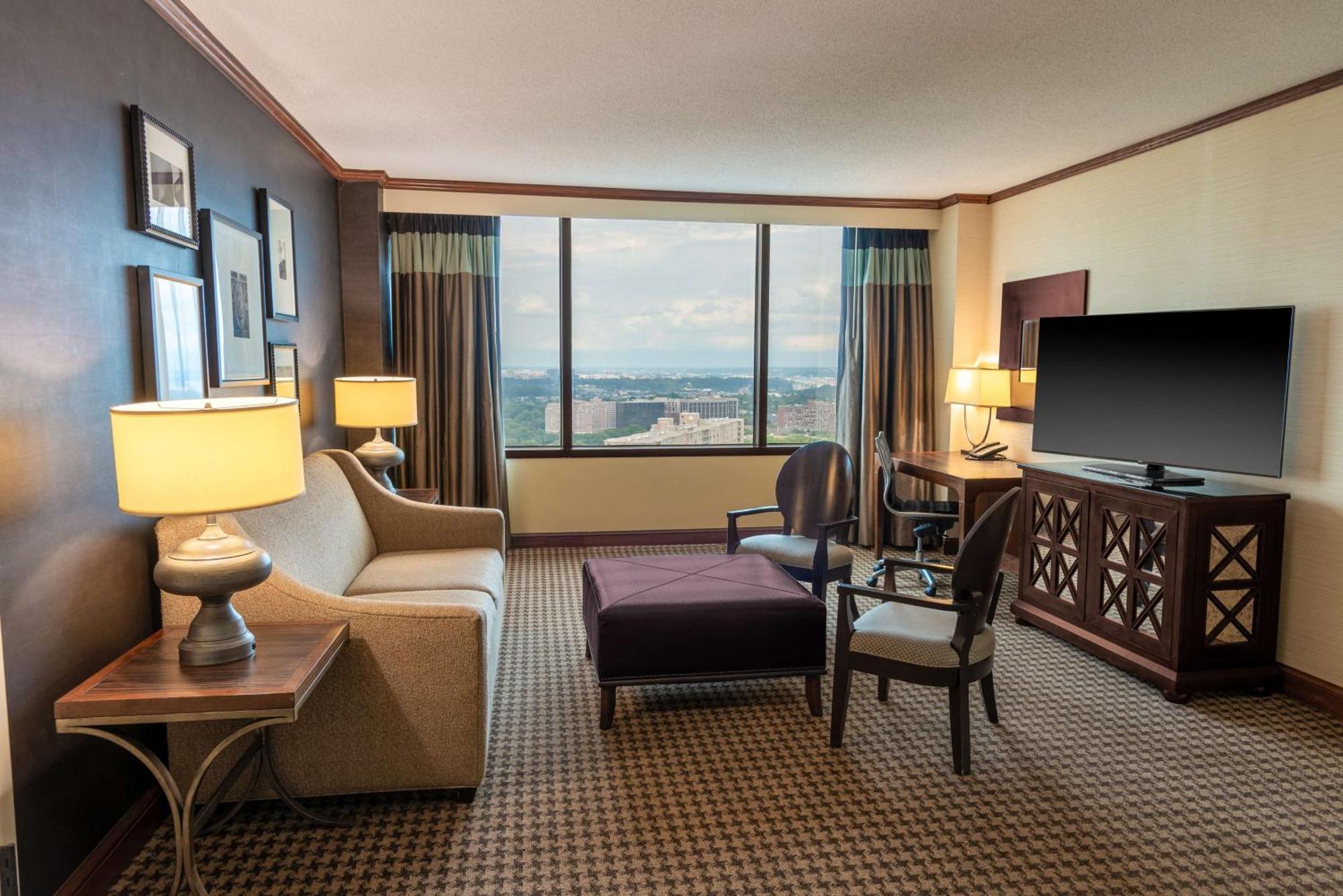 Hilton Alexandria Mark Center Экстерьер фото