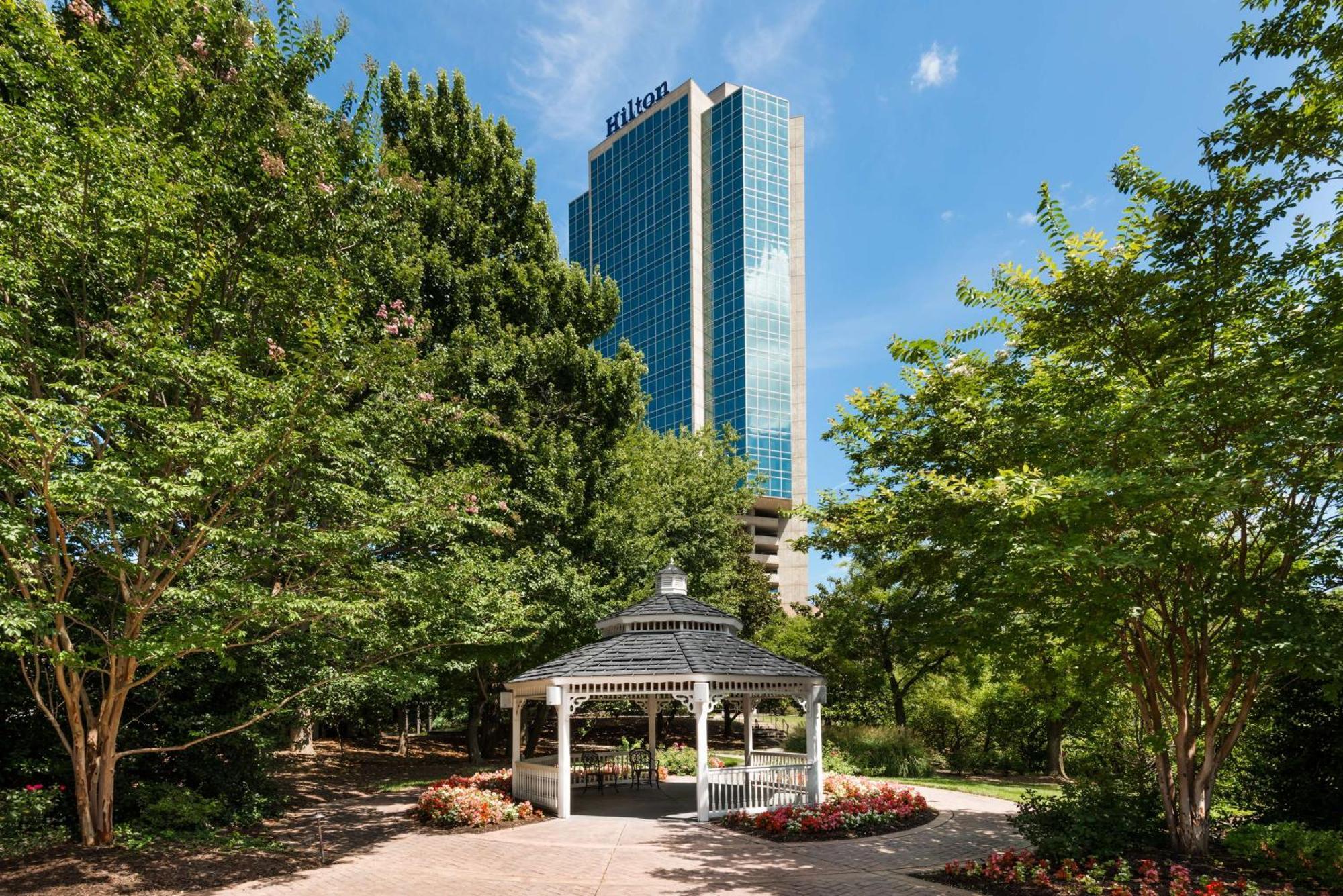 Hilton Alexandria Mark Center Экстерьер фото
